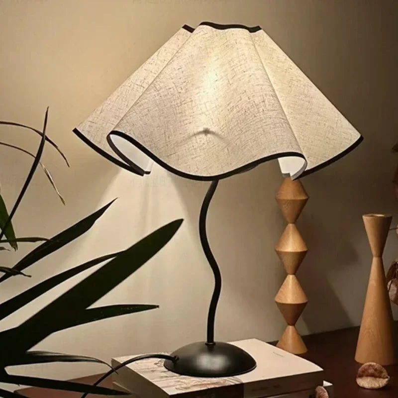 Nordic LED Table Lamp Bedroom Living Room Bedside Retro Bar Coffee Dining Desktop Decoration Night Light Desk Lamps